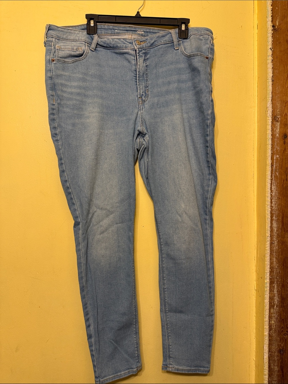 Old Navy Light Wash Skinny Jeans - Women's